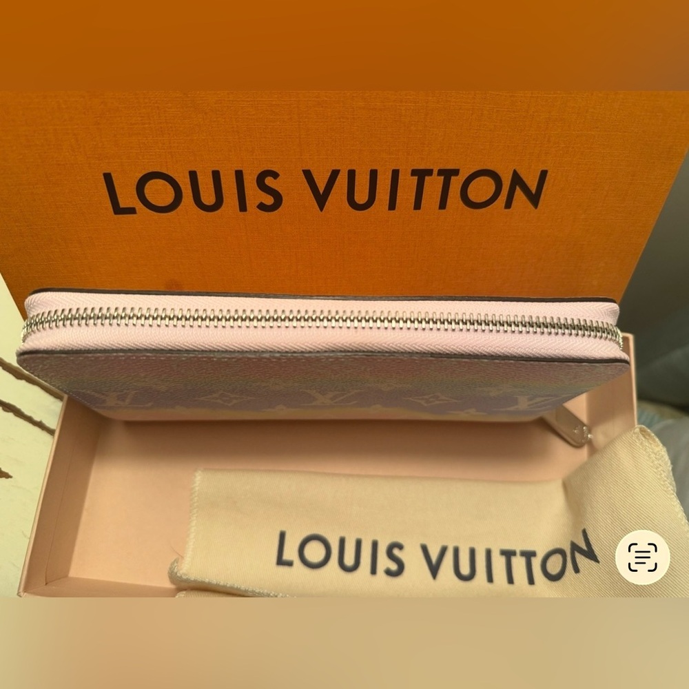 SOLD LOUIS VUITTON LV Escale Used Zippy Long Wallet Leather Pastel Pink - Picture 9 of 13